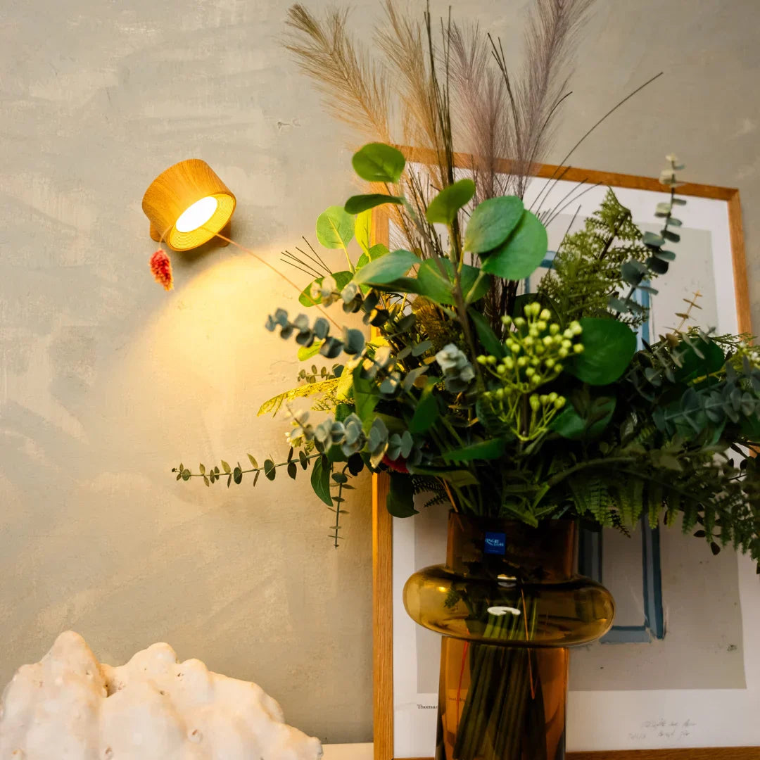 Wireless Magnetic Wall Lamp – 360° Rotating Light packaging and contents