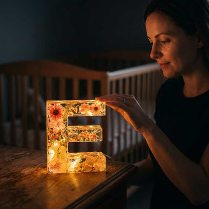 Lampa s listom a skutočným kvetom - Personalizovaná pamiatka na celý život